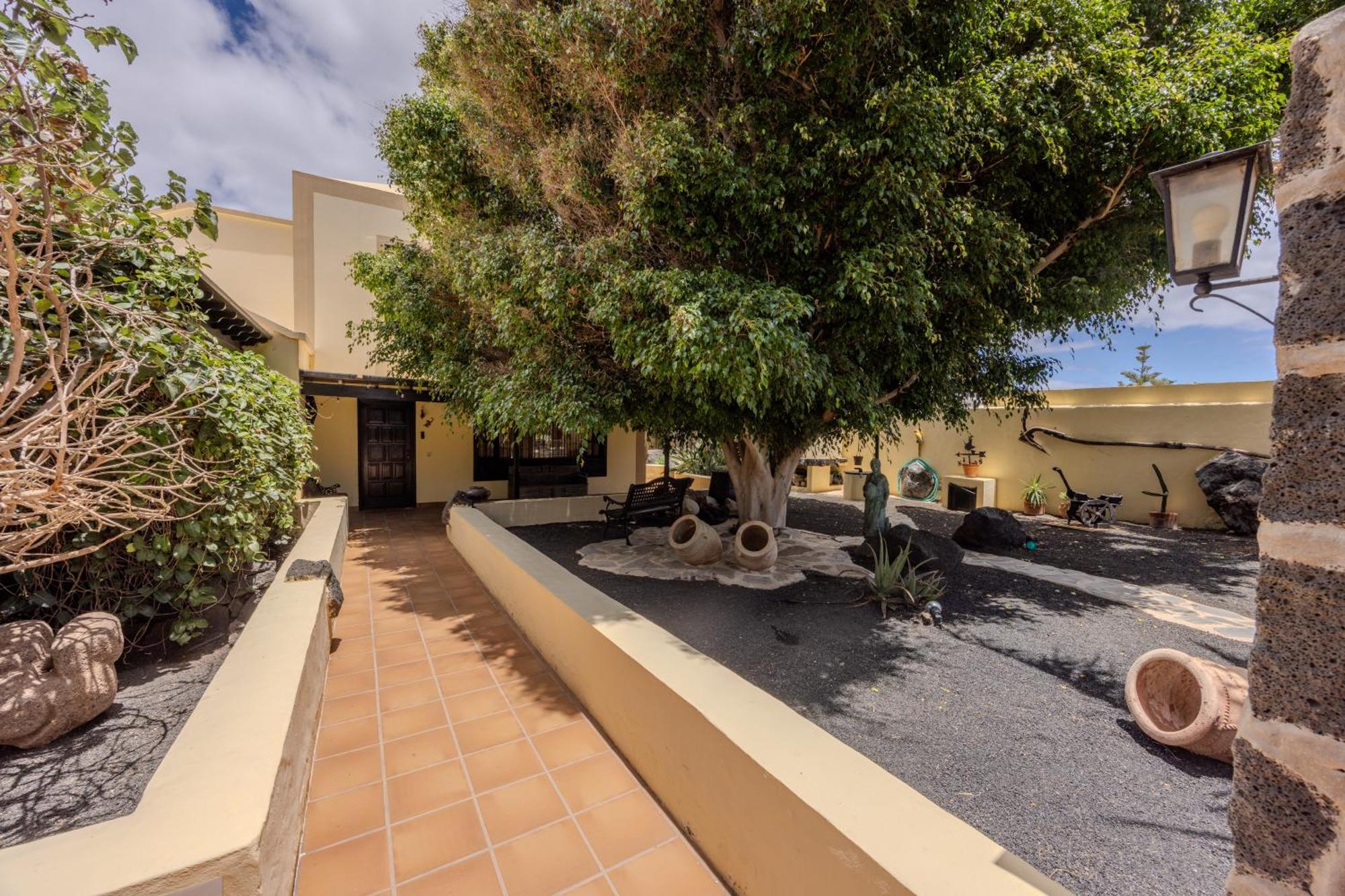 Luxury Canarian Villa With Large Pool In Costa Teguise Buitenkant foto